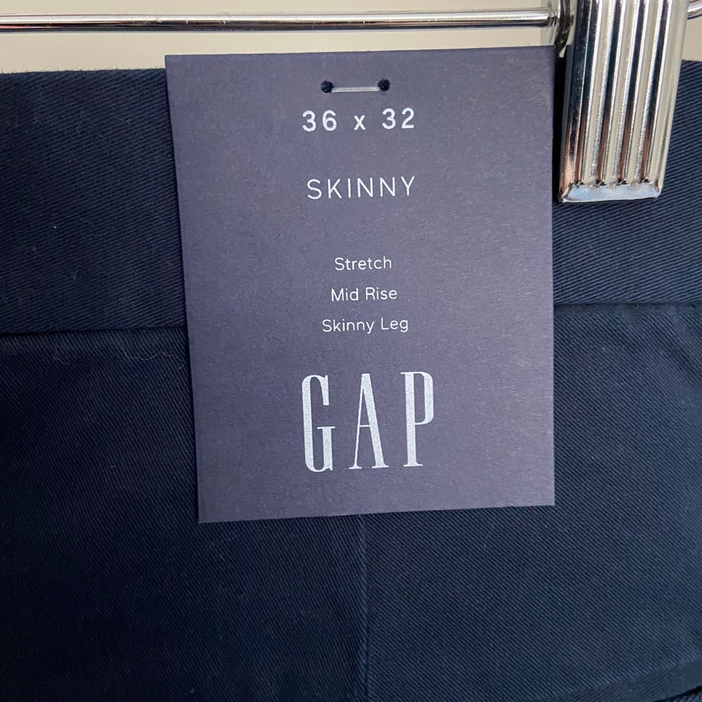 GAP Men’s Navy Skinny Pants
